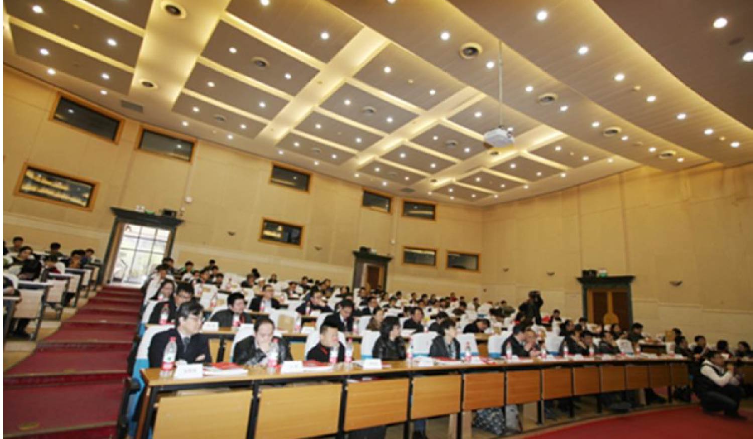 城市更新与地域建筑设计高峰论坛在北京交通大学成功举办